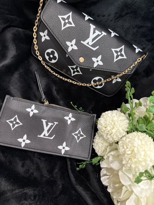 Luxury bag with high QULITY leather logo inside comes with box & dust bag