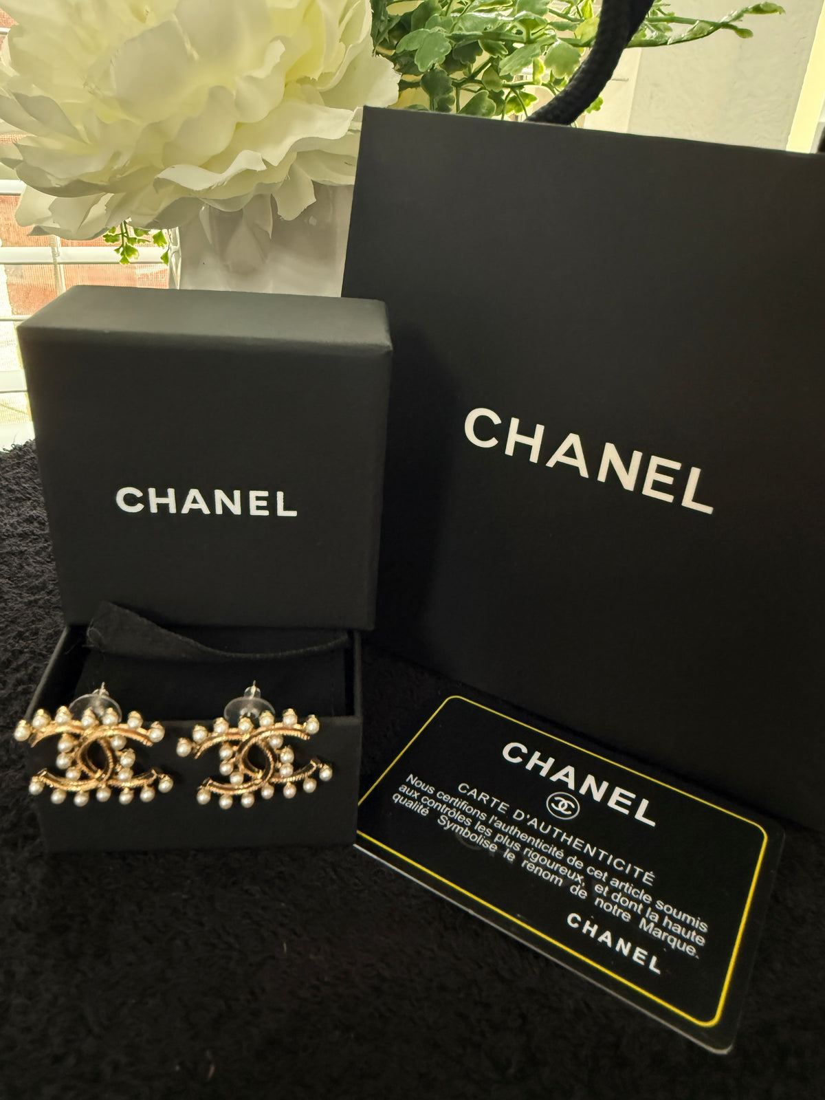 CC pearl stud