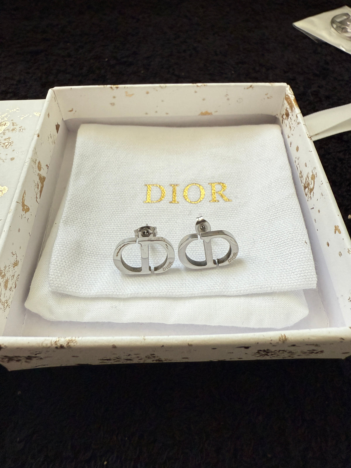C D logo sliver stud