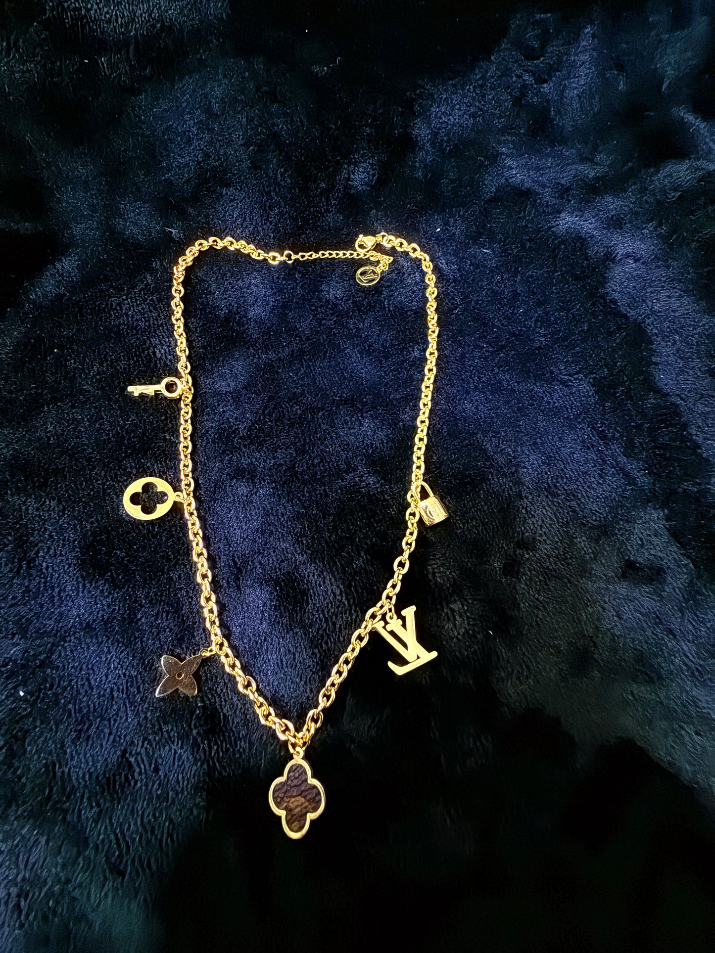 High quality luxury LV necklace