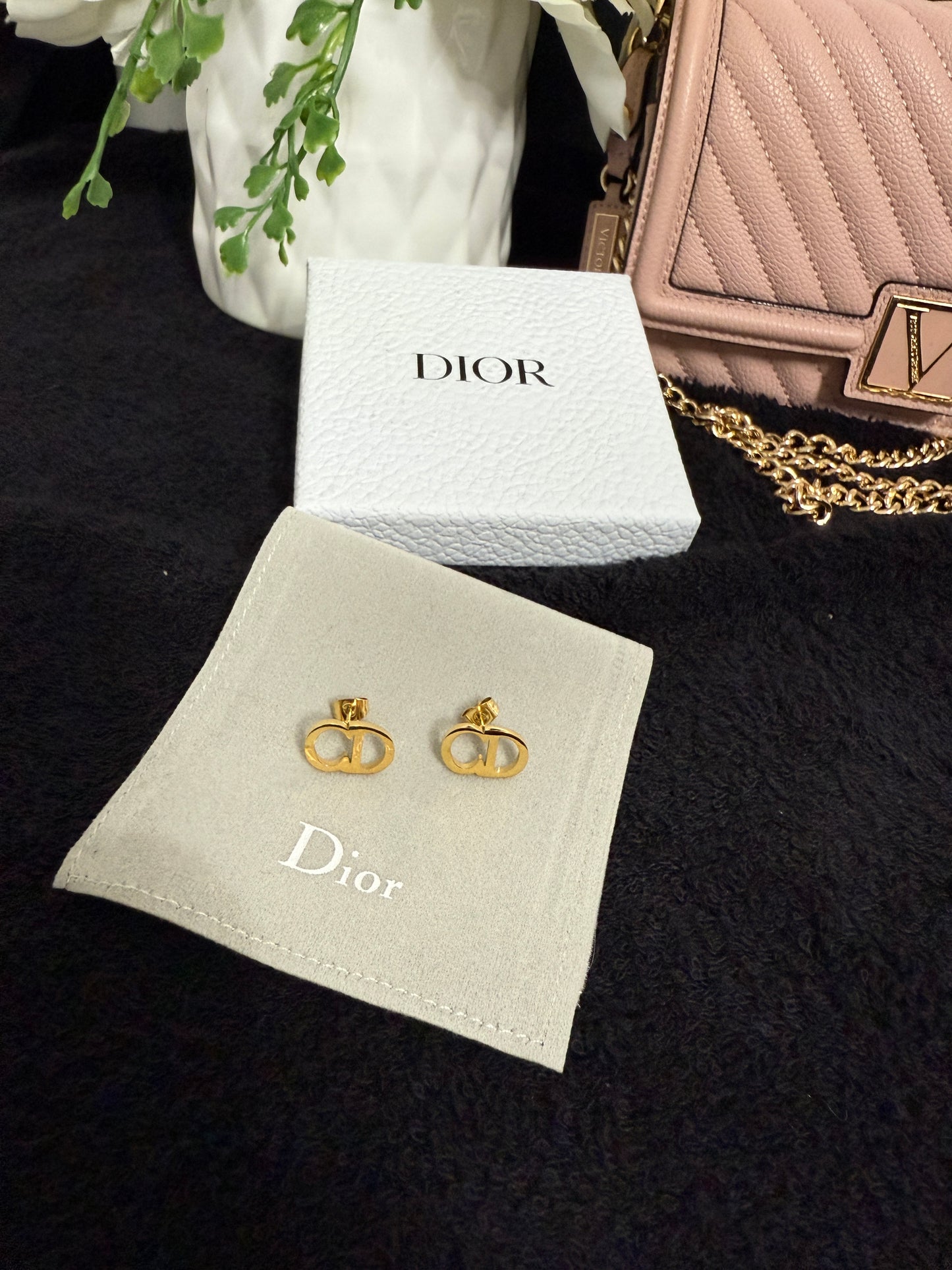 A one quality CD logo stud