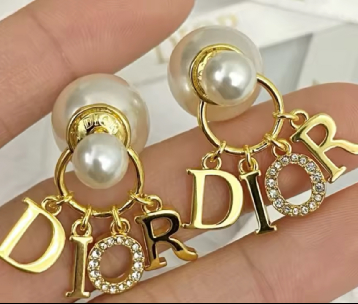 D!0r pearl earring with gift bag and box