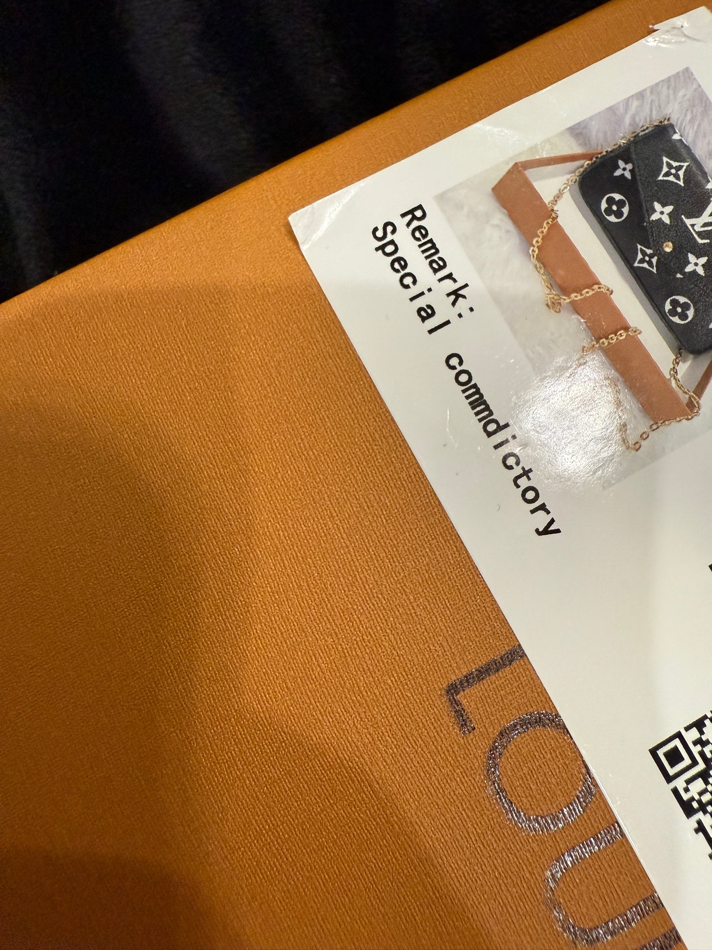 Luxury bag with high QULITY leather logo inside comes with box & dust bag