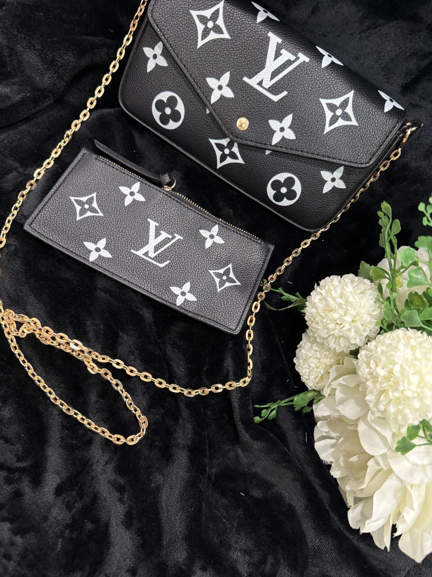 Luxury bag with high QULITY leather logo inside comes with box & dust bag