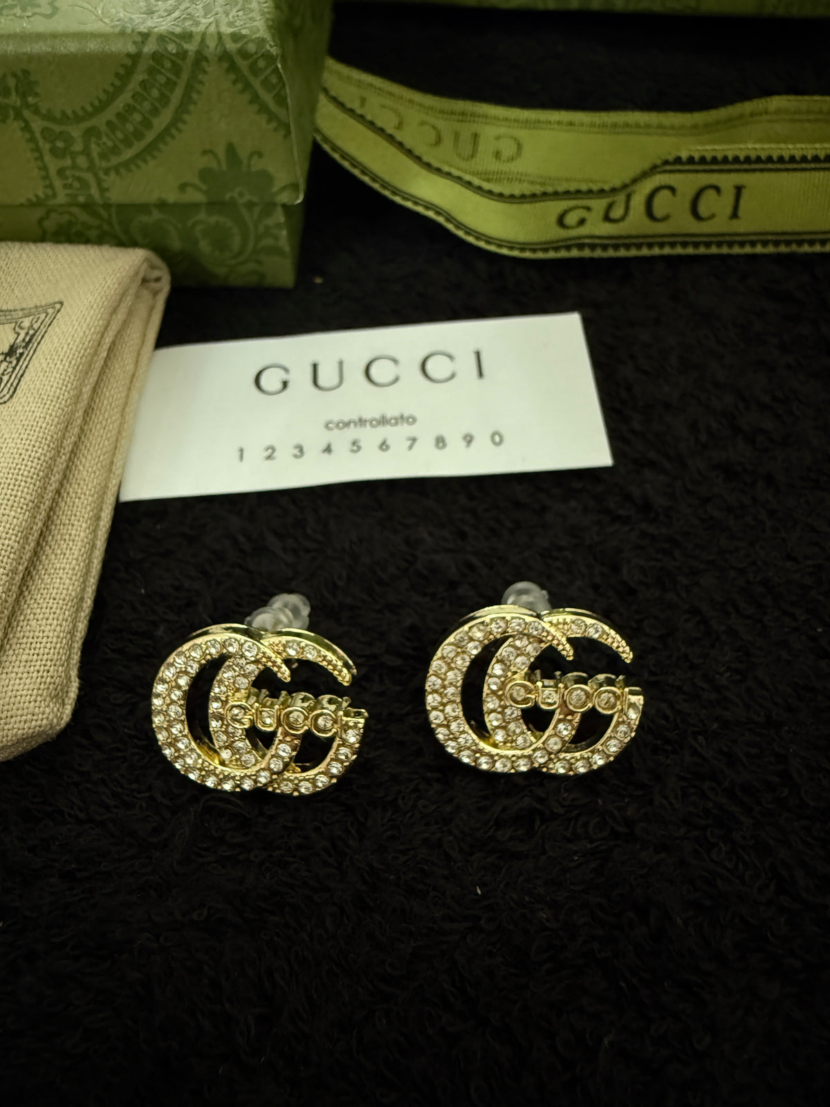 GG diamond gold stud