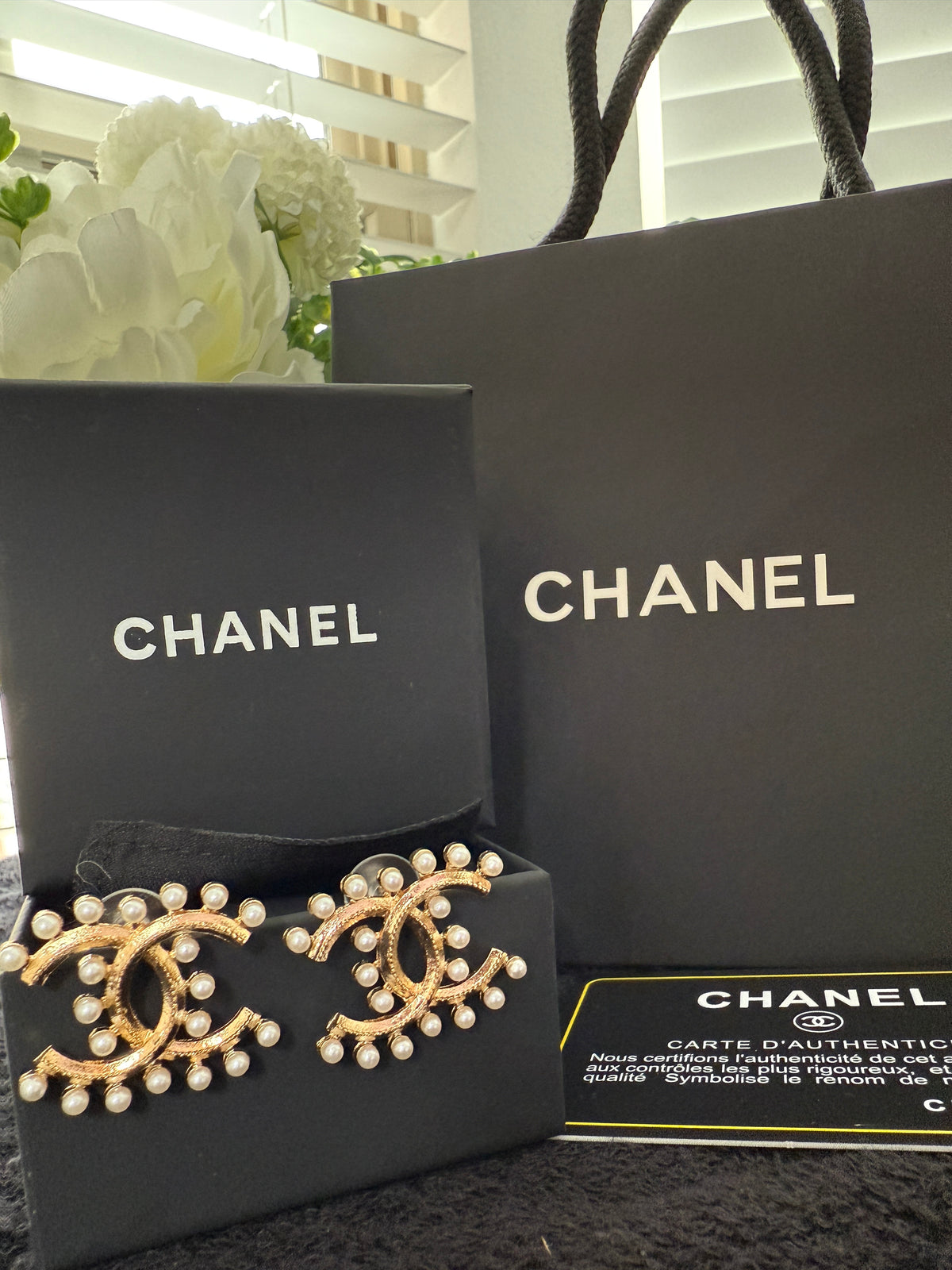 CC pearl stud