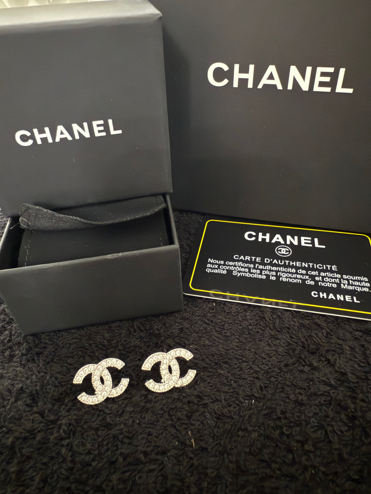 CC diamond stud