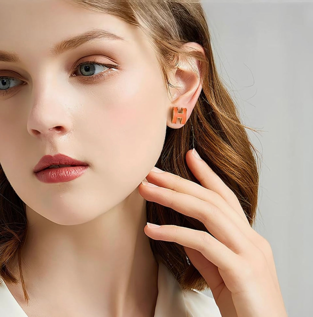 H studs with gold plating