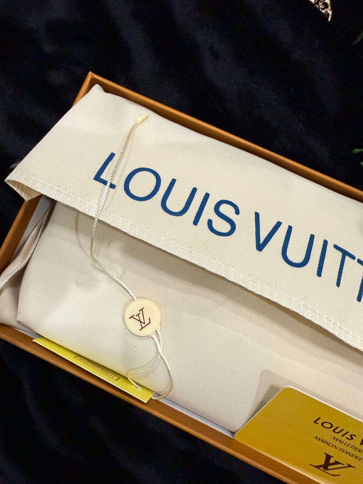 VL bag with 3 pcs including wallet & cardholder with premium packaging with dust bag