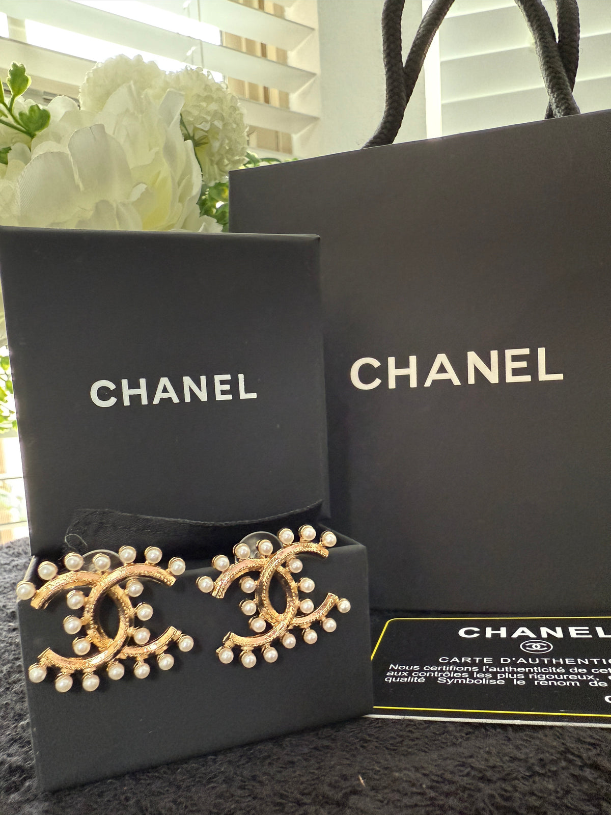 CC pearl stud