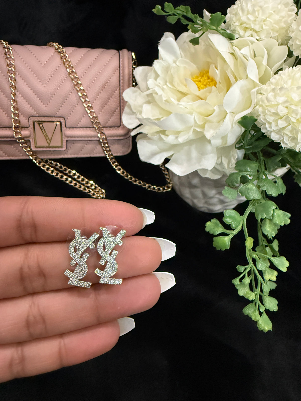 YY silver diamond stud