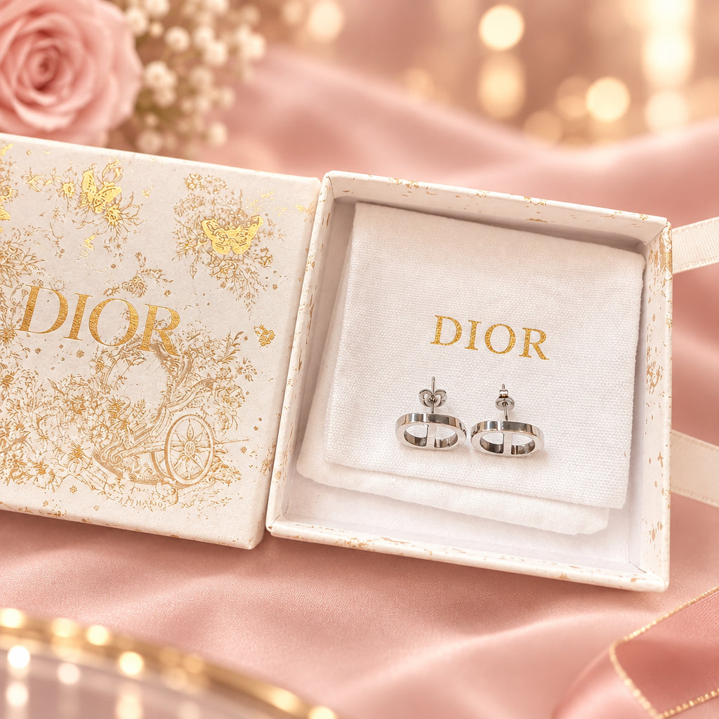 C D logo sliver stud