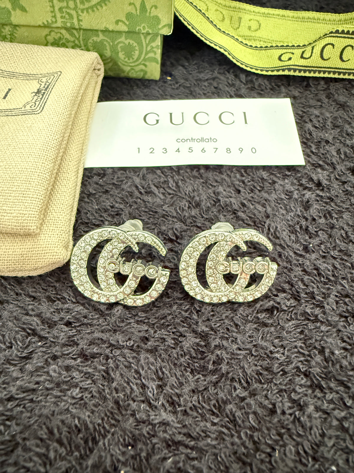 GG diamond sliver stud
