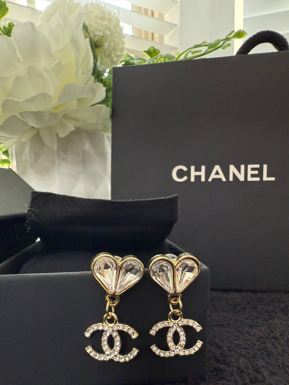 Heart CC earrings